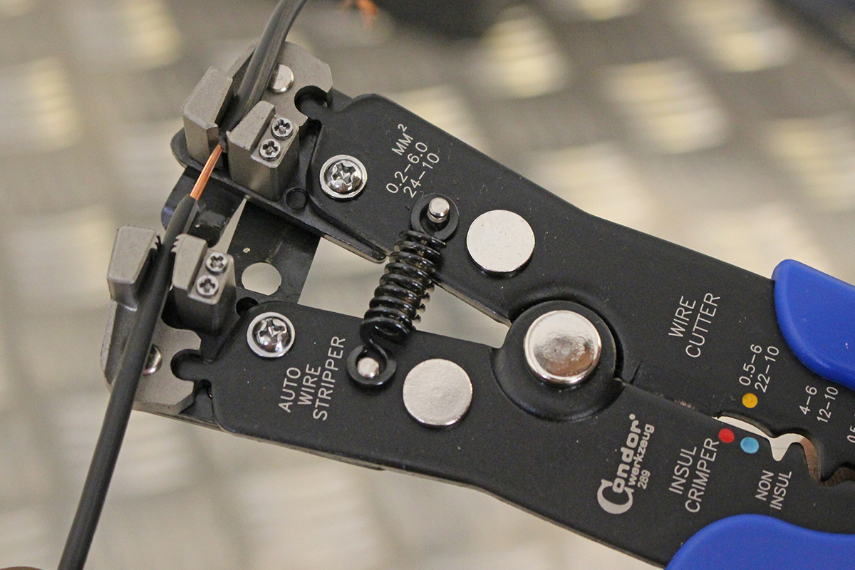 kleště odizolační automatické, průřez 0,2 - 6,0 mm2 - doprovodný obrázek 3
