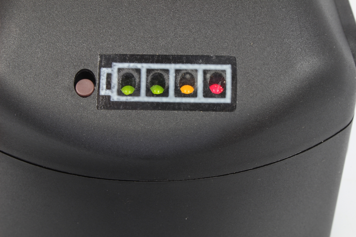 utahovák akumulátorový 1/2", Li-ion 18 V, 4,0 Ah - doprovodný obrázek 3