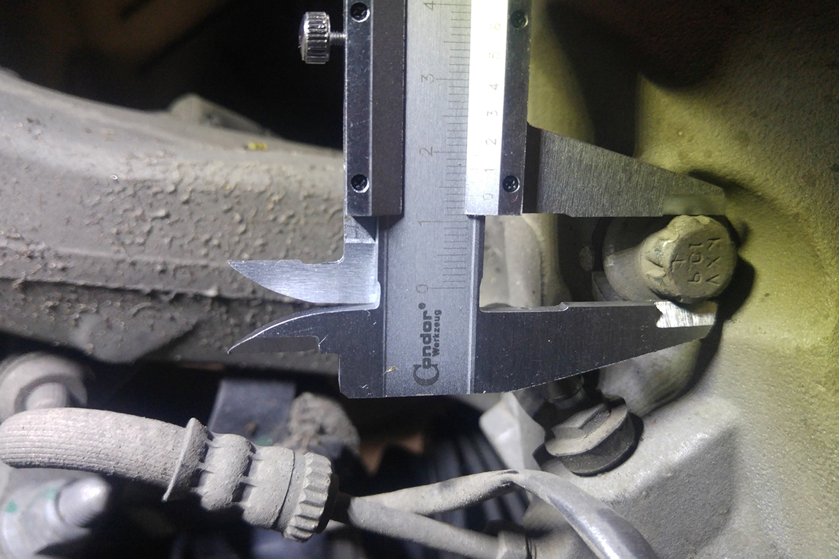 hlavice nástrčná 1/2", 7 hran 14 mm, délka 50 mm, na brzdové třmeny Audi Q7 - doprovodný obrázek 2